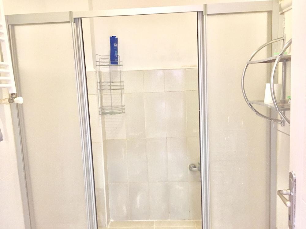 Zeytin Apart - Bathroom Shower