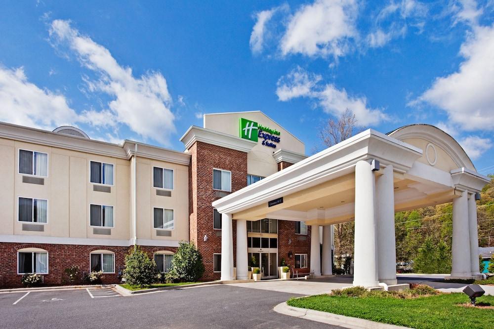 Holiday Inn Express Hotel & Suites Cherokee / Casino, an IHG Hotel - Featured Image