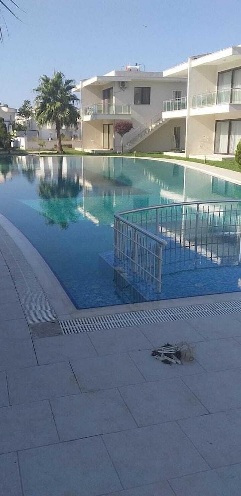 My Dream Apart - Outdoor Pool