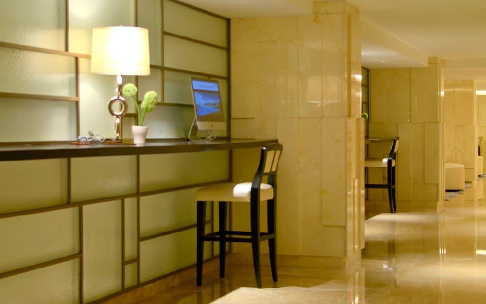 Louis Kienne Hotel Simpang Lima - Interior