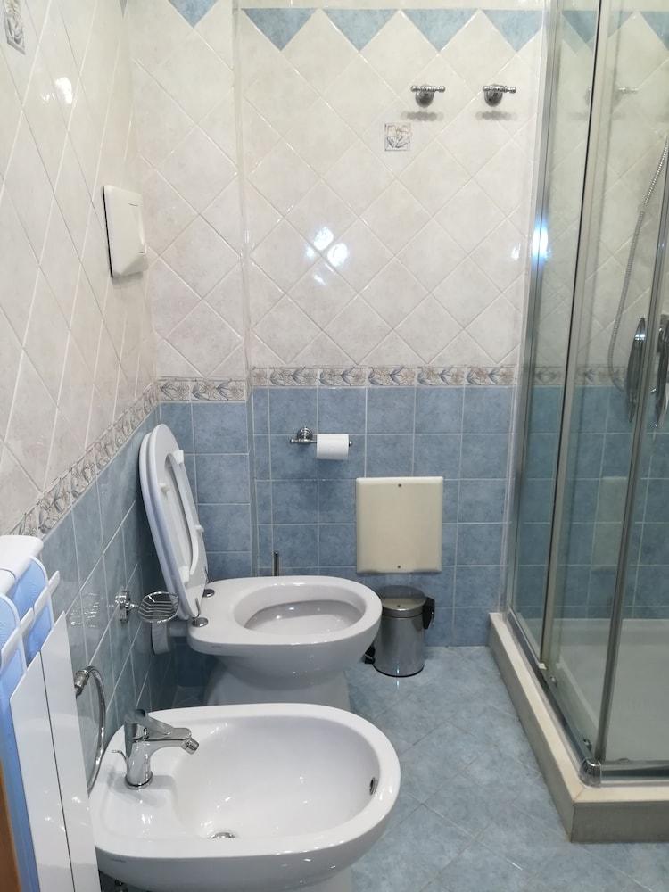 ديلبيز هاوس - Bathroom
