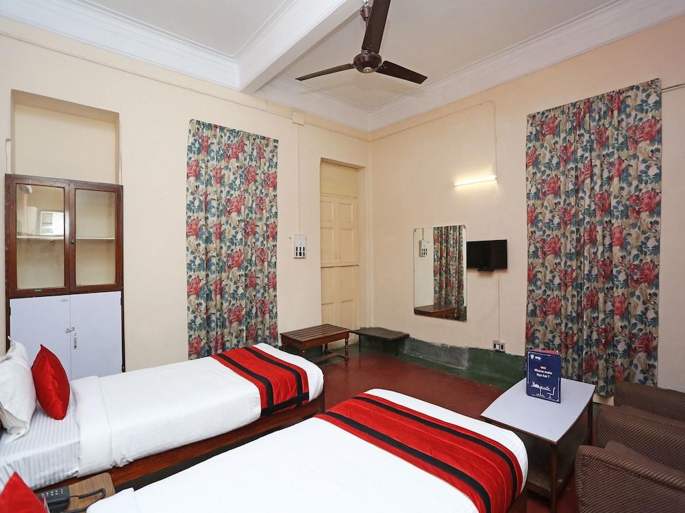 OYO 11896 Marble Palace Guest House - Room