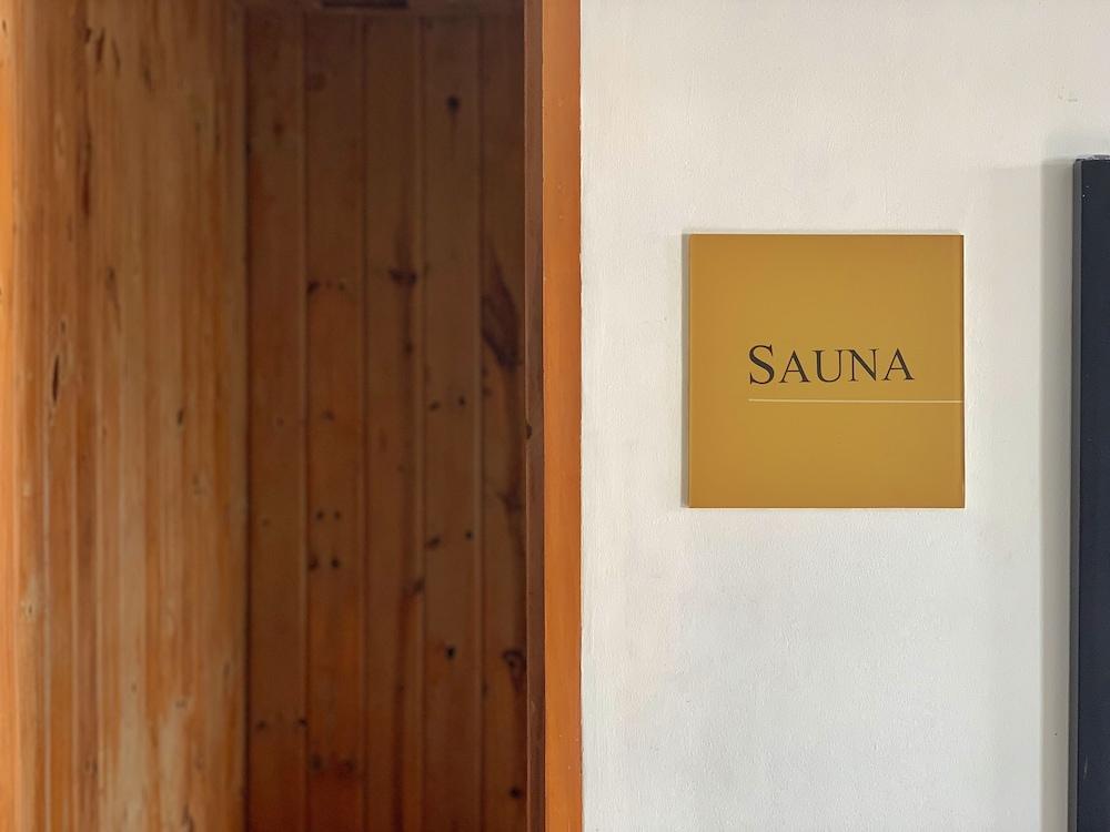 Marina Residential Suites - Sauna