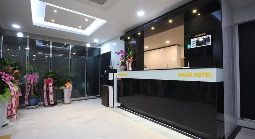 MGM Hotel Busan - Interior Entrance