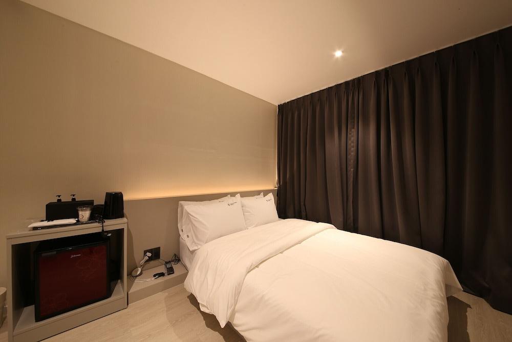 Hotel LeeSunDeok - Room
