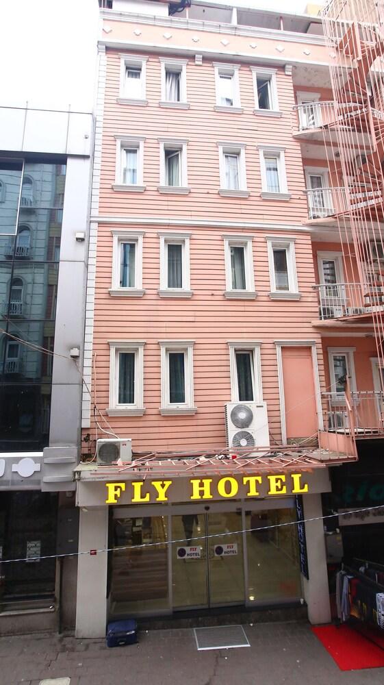 Fly Hotel - Exterior