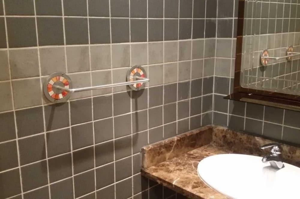 Cosy Apartment Casablanca - Bathroom Sink