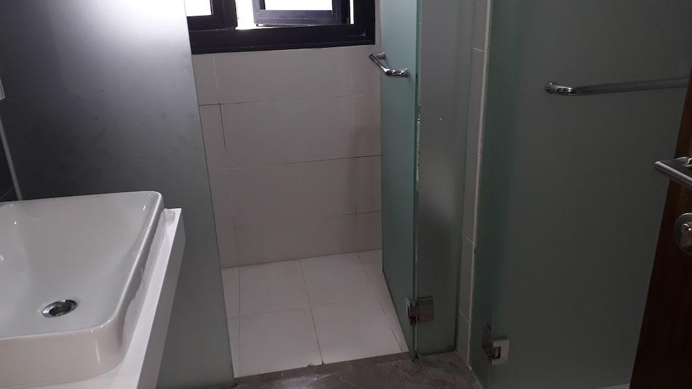 Nice & Comfort Private Room 1 - Bathroom