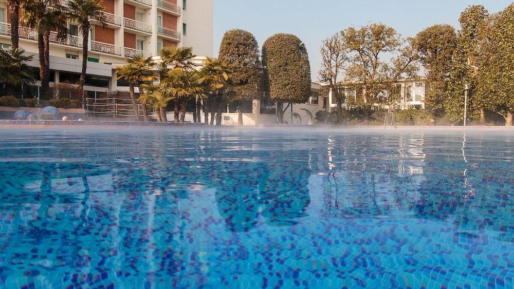 Grand Hotel Terme & Spa - Outdoor Pool