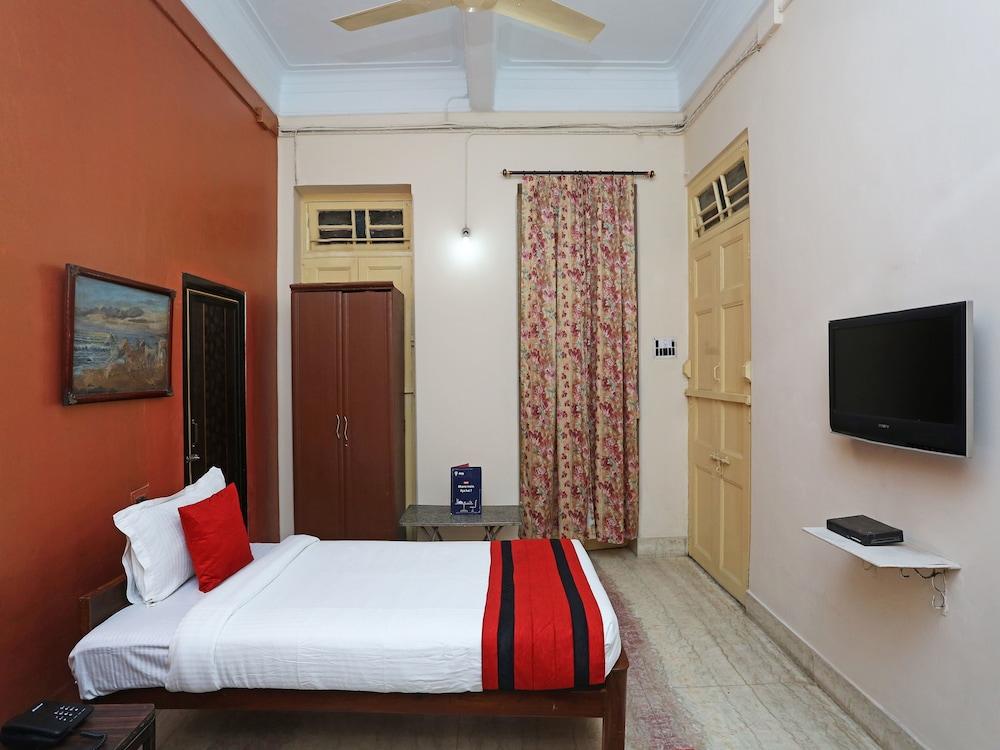 OYO 11896 Marble Palace Guest House - Room