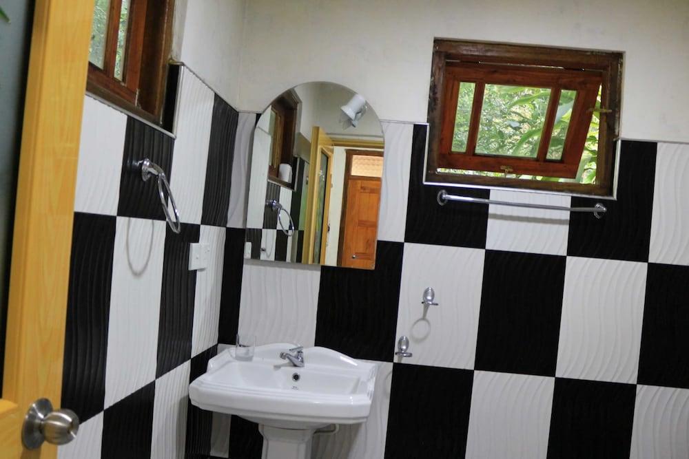 Yoho Nature Homestay - Bathroom