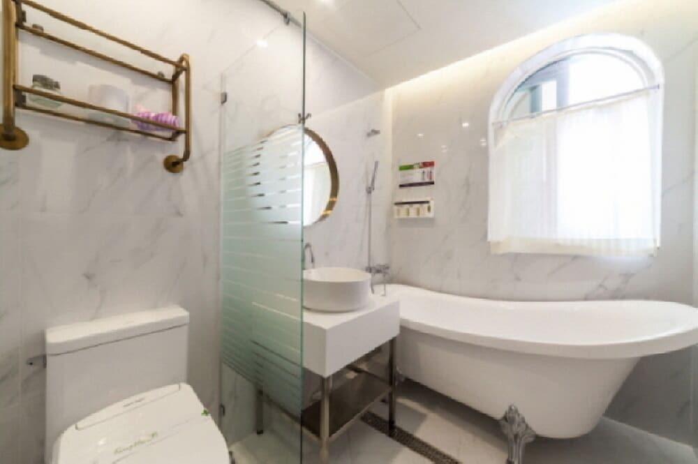 Boutique Hotel February SongJeong - Bathroom