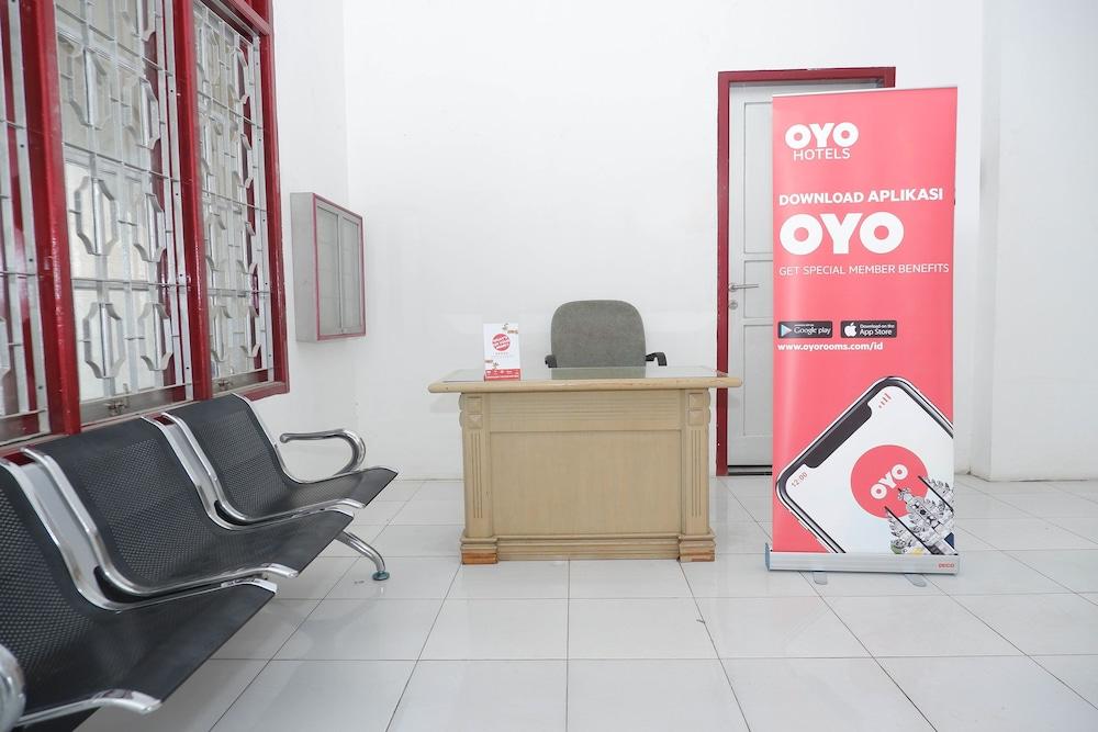 OYO 1284 Executive Residence - Reception