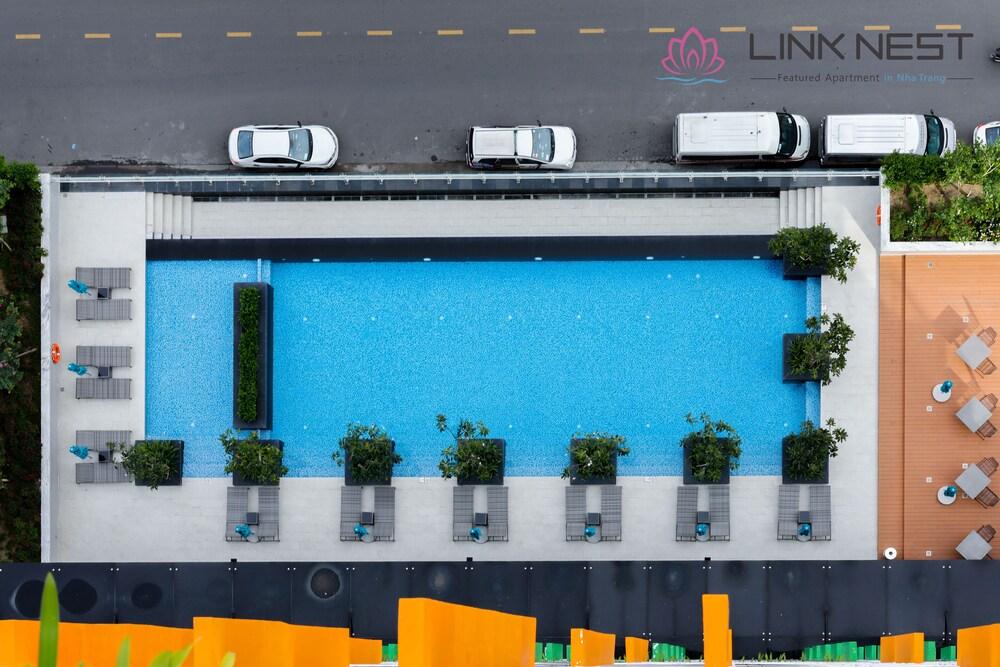 LinkNest Seaview Apartment - Pool
