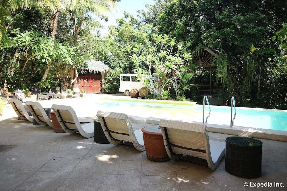 The Sun Villa Resort and Spa Hilltop - Outdoor Pool