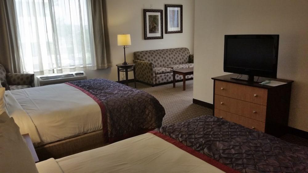 Legacy Inn & Suites - Room