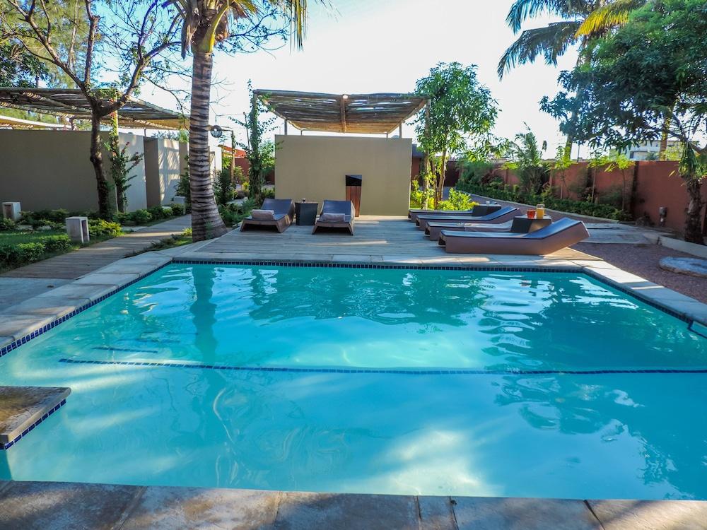 Liv Inn Guest House - Outdoor Pool