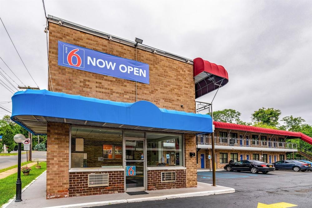 Motel 6 Elmsford, NY - White Plains - Featured Image