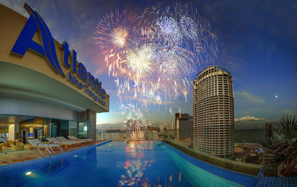 Atlantic Nha Trang Hotel - Rooftop Pool