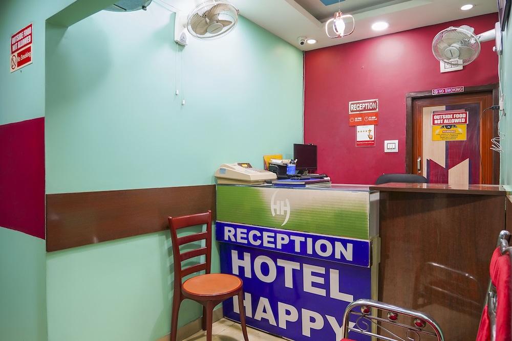 OYO 37334 Hotel Happy - Reception