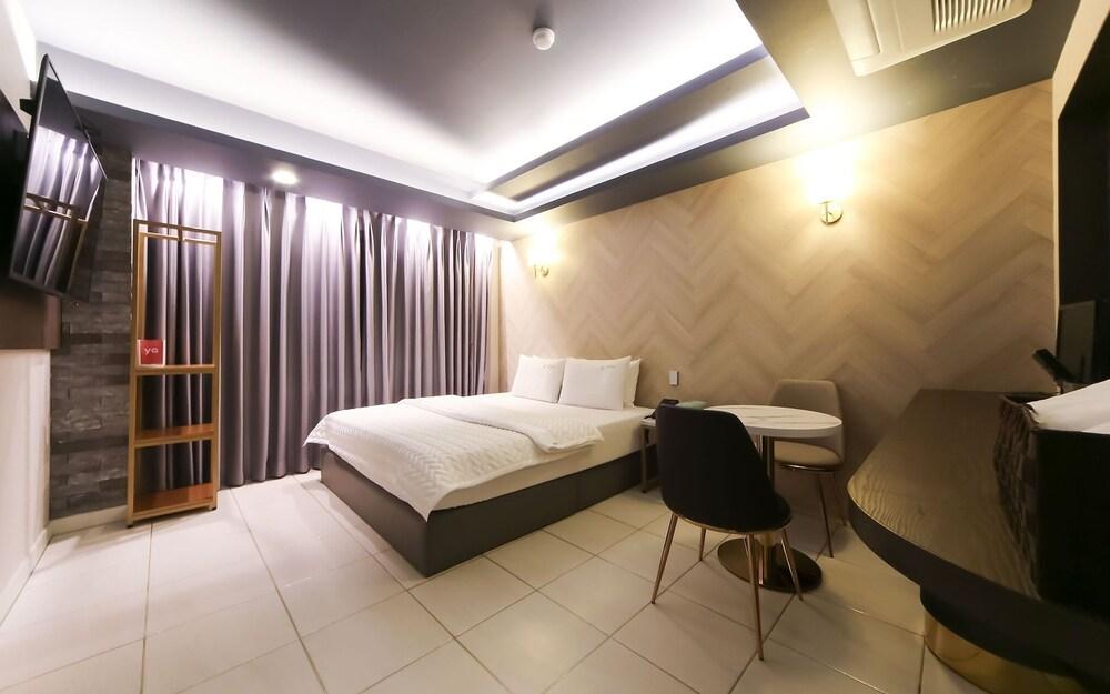 Busan Hadan E Palace Hotel - Room