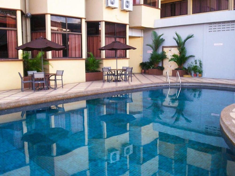 Hotel Grand Crystal Kedah - Pool