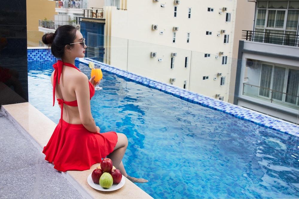 Red Sun Nha Trang Hotel - Outdoor Pool