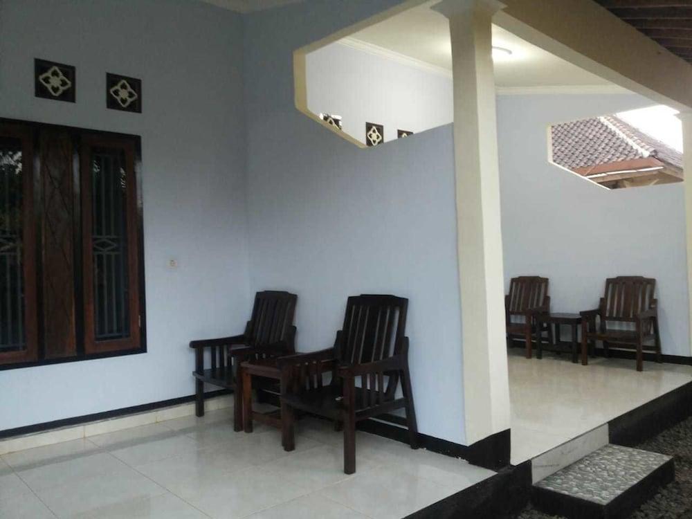 Lombok Lounge Homestay - Property Amenity