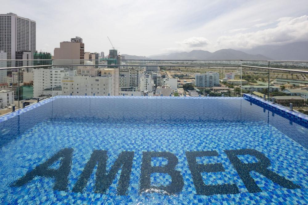 Amber Hotel - Rooftop Pool
