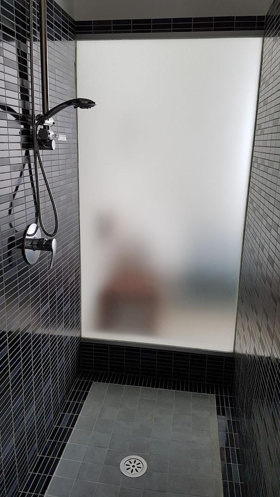 زيا ماريا هوم - Bathroom Shower