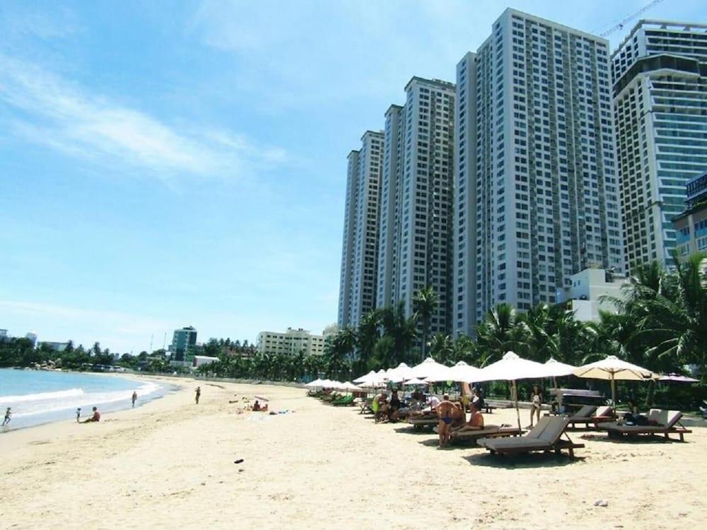 Bien Nha Trang Apartment - Beach