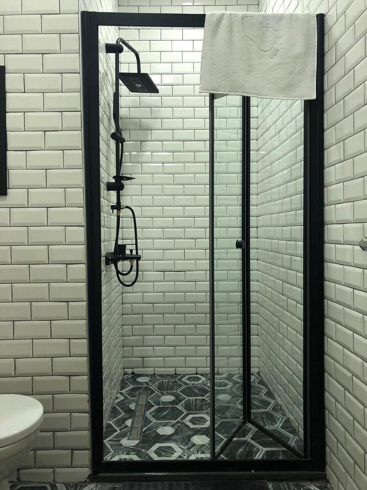 Flats Company Ajda Apartment - Bathroom