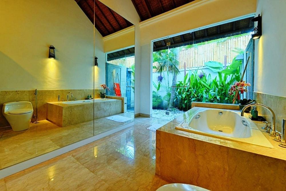 Villa Daksina - Bathroom