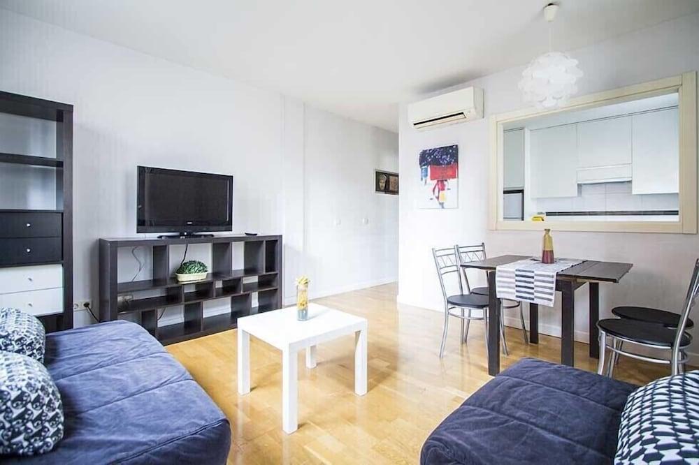 Apartamentos Naitly  Madrid Cuatro Torres - Room