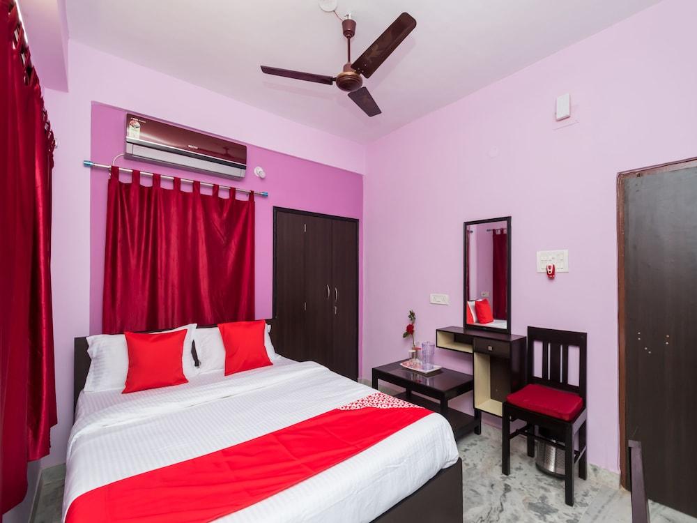 OYO 11379 Jams Guest House - Room