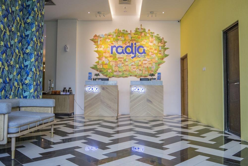 Radja Art and Boutique Hotel Simpang Lima - Featured Image