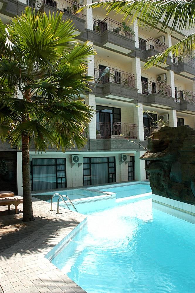 Vilarisi Hotel - Outdoor Pool