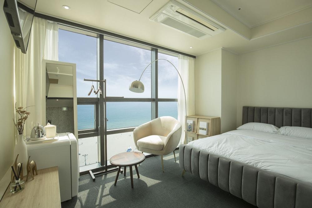 UH Suite Haeundae Landscape 14th Floor - Room