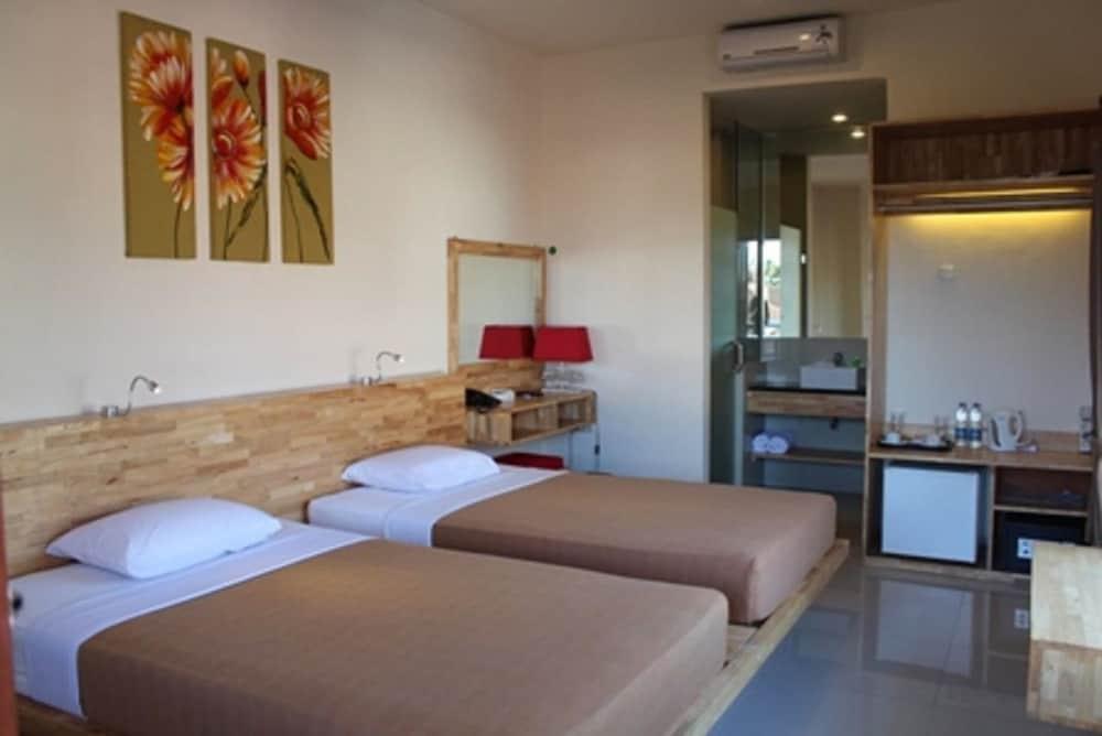Hotel Karthi - Room