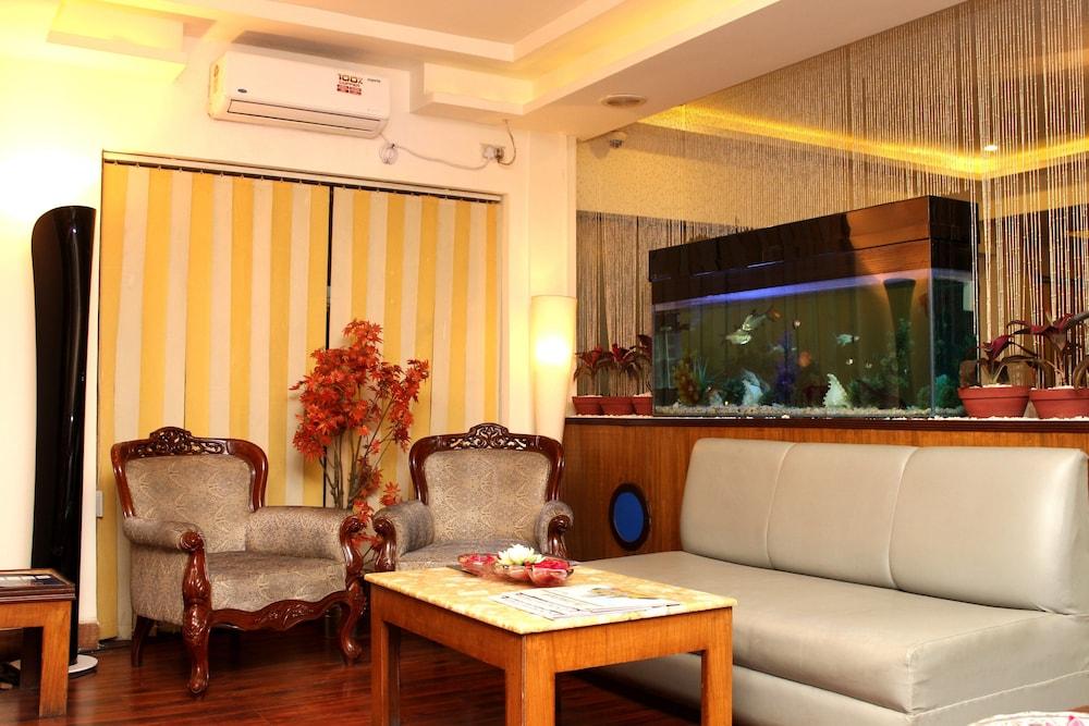 The Pearl Hotel, Kolkata - Lobby Sitting Area