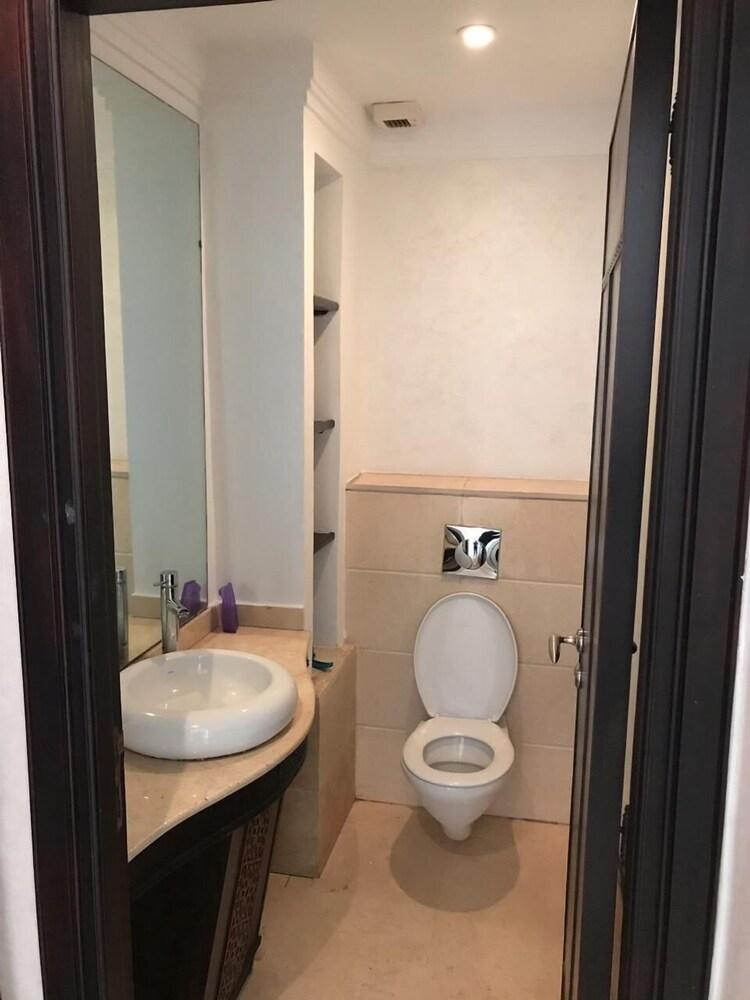 Appartement Zanouba - Bathroom