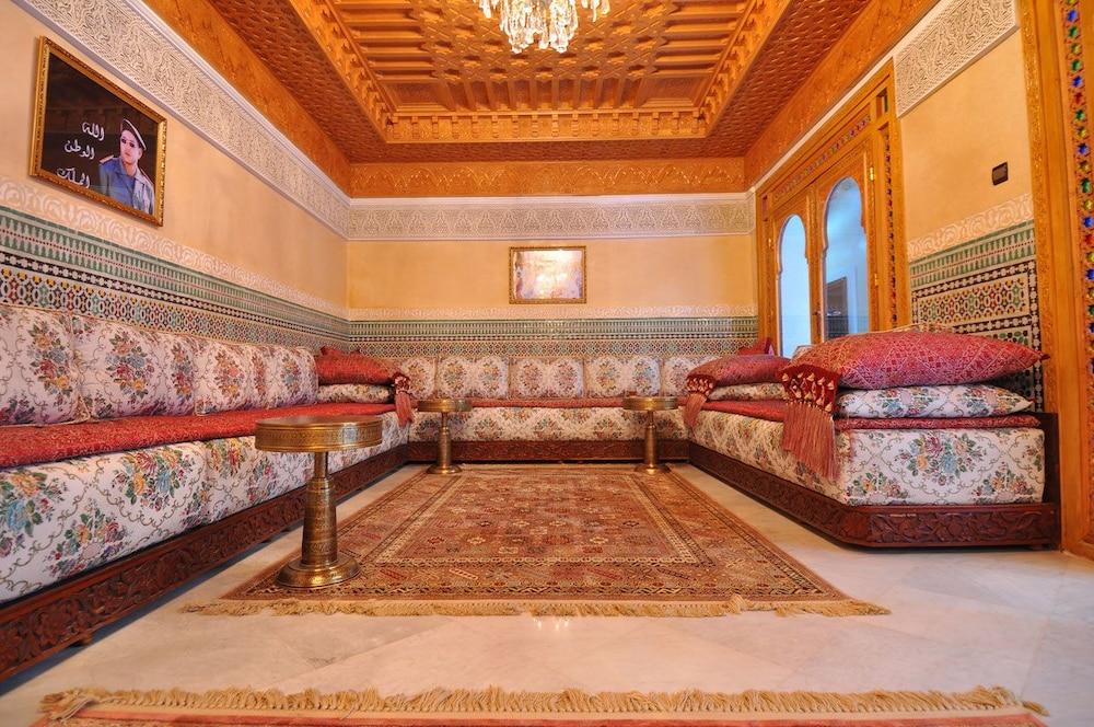 Riad Reda - Lobby Sitting Area