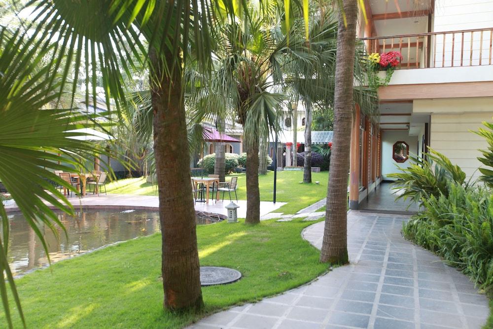 Dongjiang Golf Resort Hotel - Property Grounds