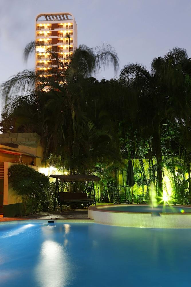 Hotel Terminus - Outdoor Pool