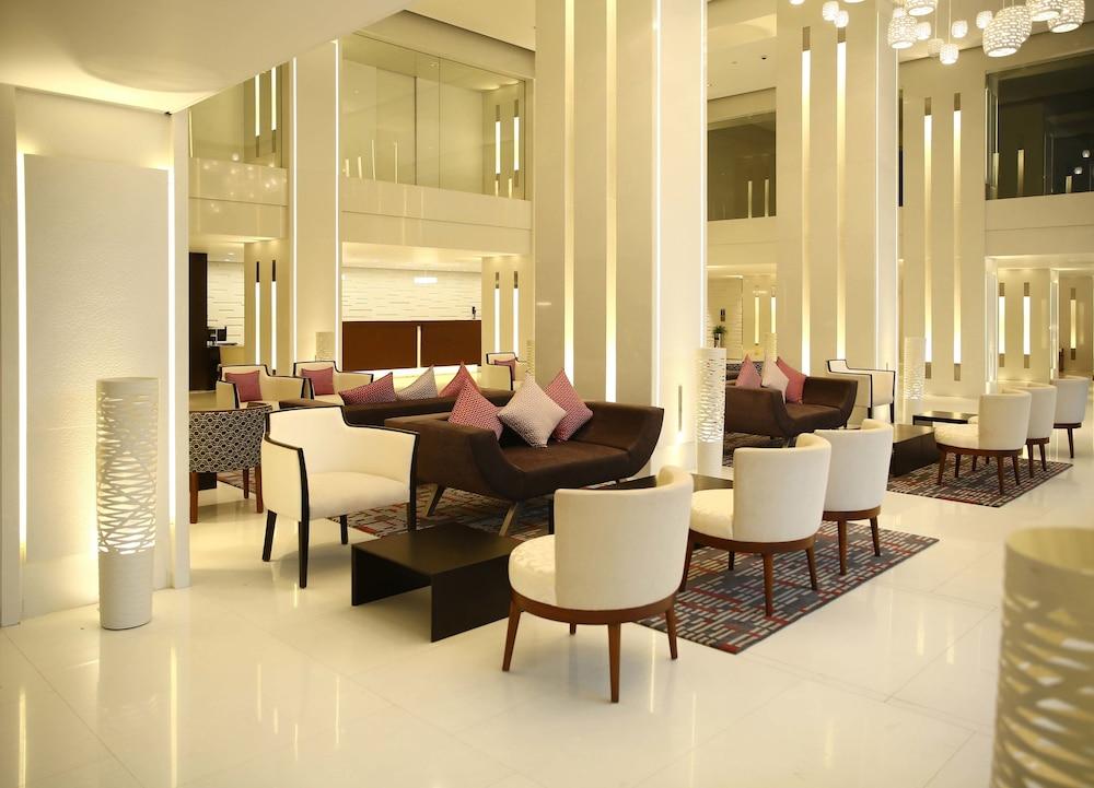 Ramada by Wyndham Colombo - Lobby Sitting Area