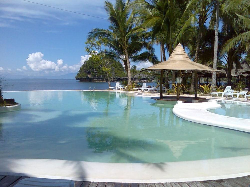 Caluwayan Palm Island Resort - Featured Image