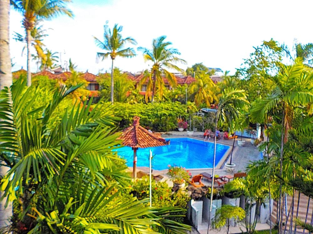 Palm Beach Hotel Bali - Outdoor Pool