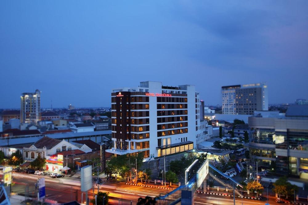 Grandhika Hotel Semarang - Featured Image