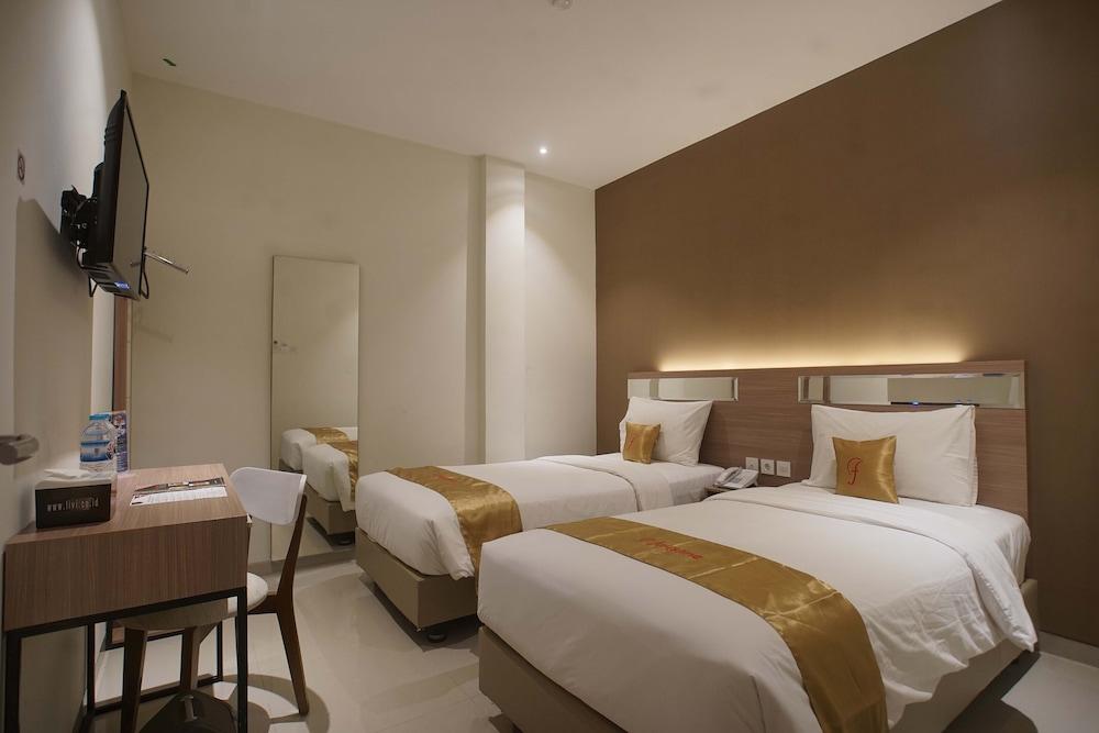 Triizz Hotel Semarang by Royal Singosari - Room