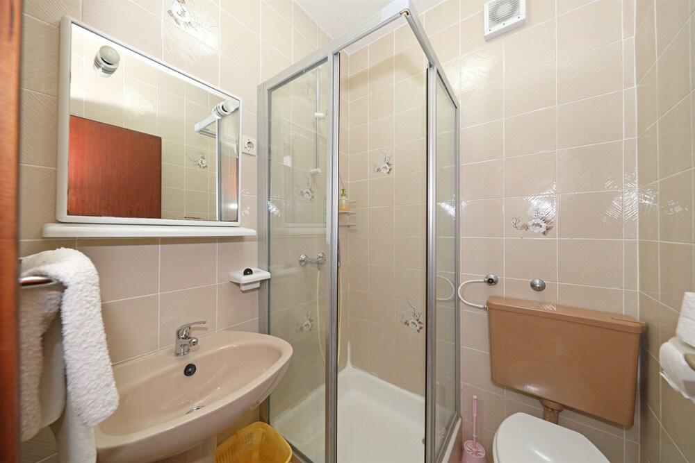 Apartments Slavka - Bathroom